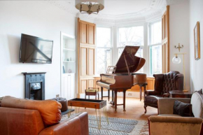 Oakshaw Apartment